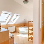 בית נופש Mit Garten *
