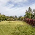 Mit Garten Дом отдыха *
