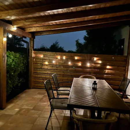 בית נופש Mit Garten *